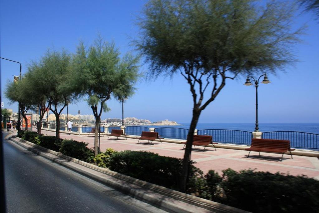 Modern Apartment In The Best Location, Perfect For Families Sliema Dış mekan fotoğraf